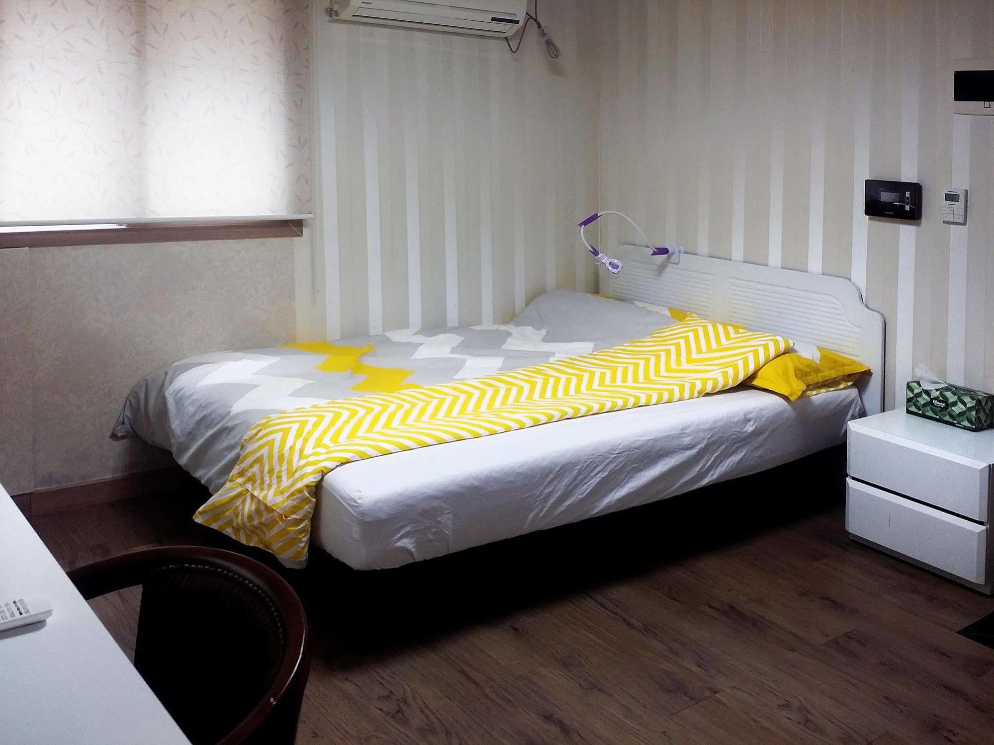 L-house Hotel *
